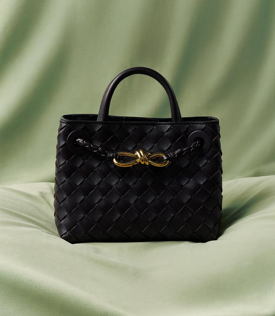 THE ART OF THE CARRY